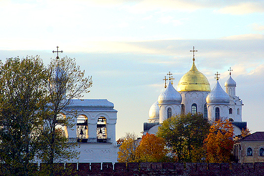 Novgorods Sophia-katedral (med klokketårn) ble fullført under Ingegerds sønn Vladimir (Valdemar.) Katedralen huser relikviene til både Ingegerd og sønnen.