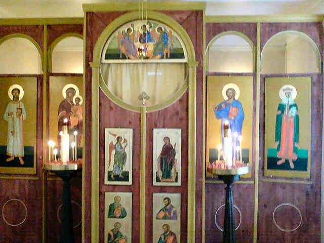 Ikonostasen i kapellet